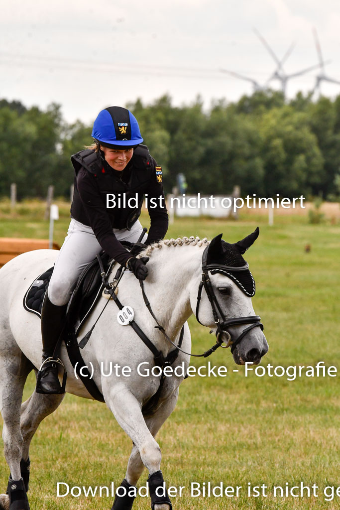 Goldene Schärpe Ponys in Hohenberg Krusemark 2024 | 13072024 Gelände 1 Abt_836 