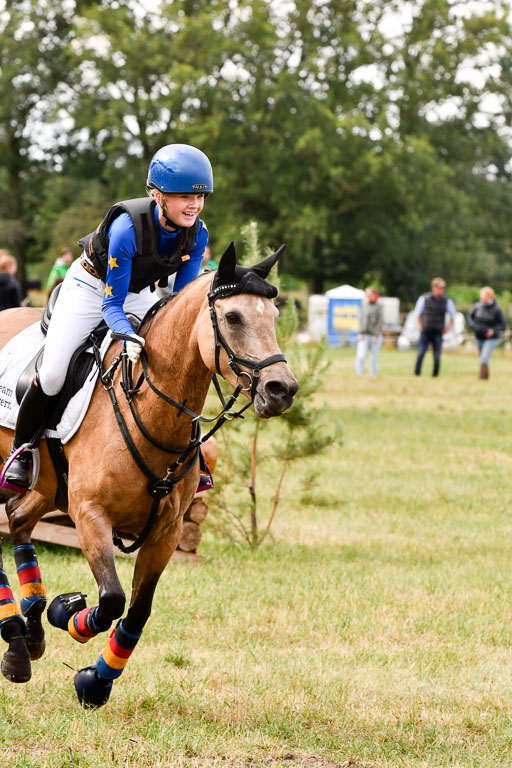 Goldene Schärpe Ponys in Hohenberg Krusemark 2024 | 13072024 Gelände 1 Abt_185 
