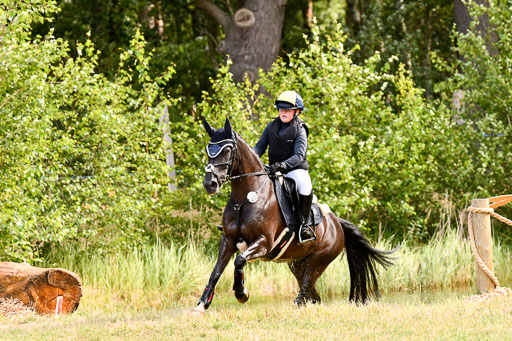 Goldene Schärpe Ponys in Hohenberg Krusemark 2024 | 13072024 Gelände 1 Abt_196 