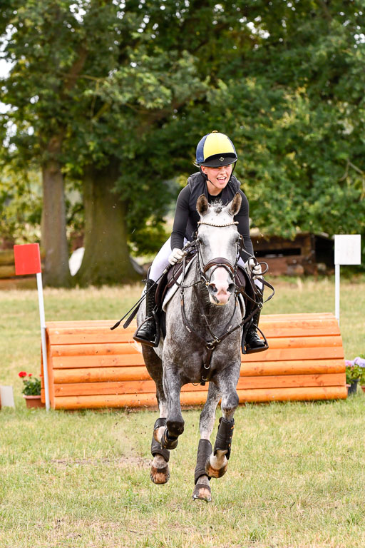 Goldene Schärpe Ponys in Hohenberg Krusemark 2024 | 13072024 Gelände 1 Abt_295 