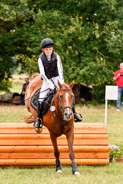 Goldene Schärpe Ponys in Hohenberg Krusemark 2024 | 13072024 Gelände 1 Abt_727 