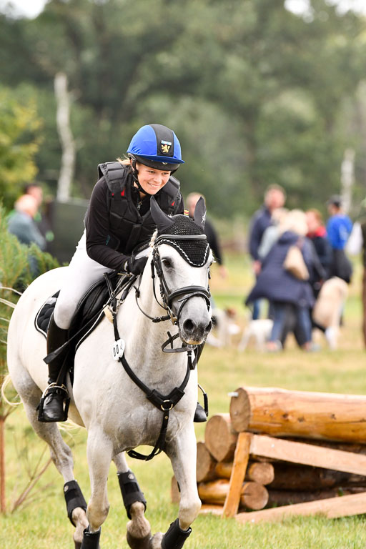 Goldene Schärpe Ponys in Hohenberg Krusemark 2024 | 13072024 Gelände 1 Abt_830 