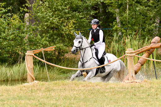 Goldene Schärpe Ponys in Hohenberg Krusemark 2024 | 13072024 Gelände 1 Abt_843 
