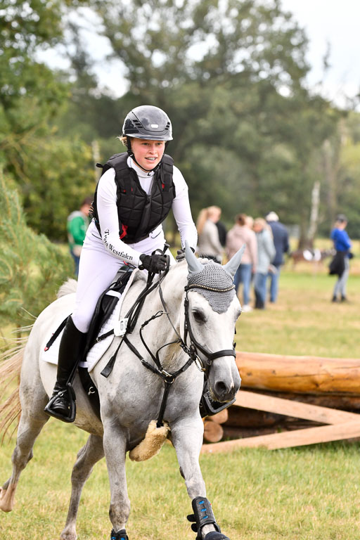 Goldene Schärpe Ponys in Hohenberg Krusemark 2024 | 13072024 Gelände 1 Abt_851 