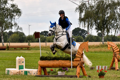 Goldene Schärpe Ponys in Hohenberg Krusemark 2024 | 13072024 Gelände 1 Abt_873 