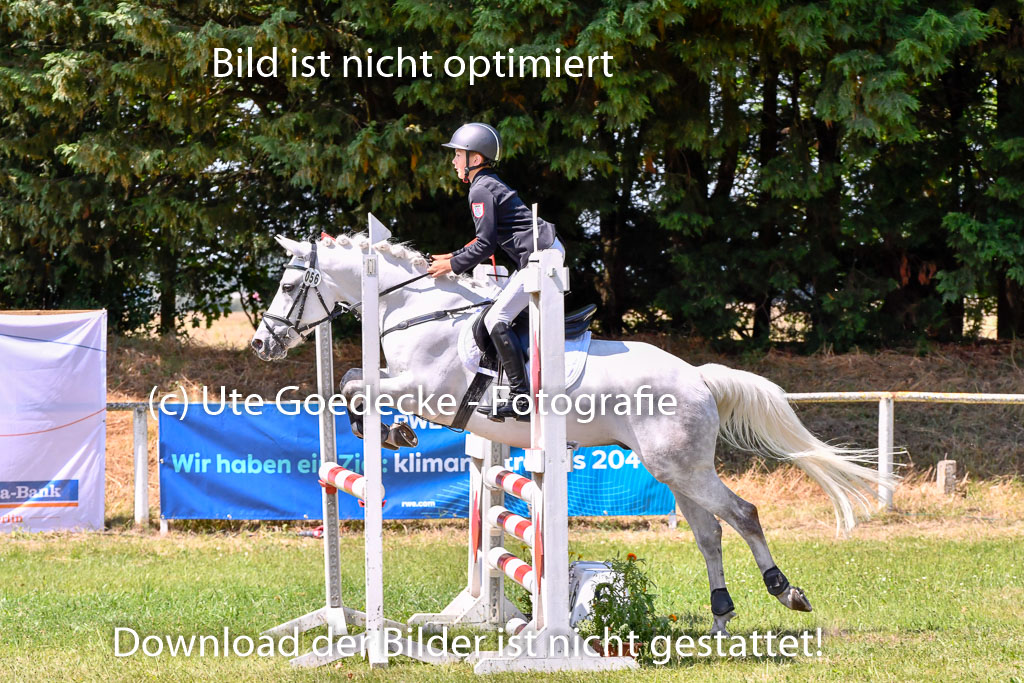 Goldene Schärpe Ponys in Hohenberg Krusemark 2024 | 14072024 Springen 2Abt_052 