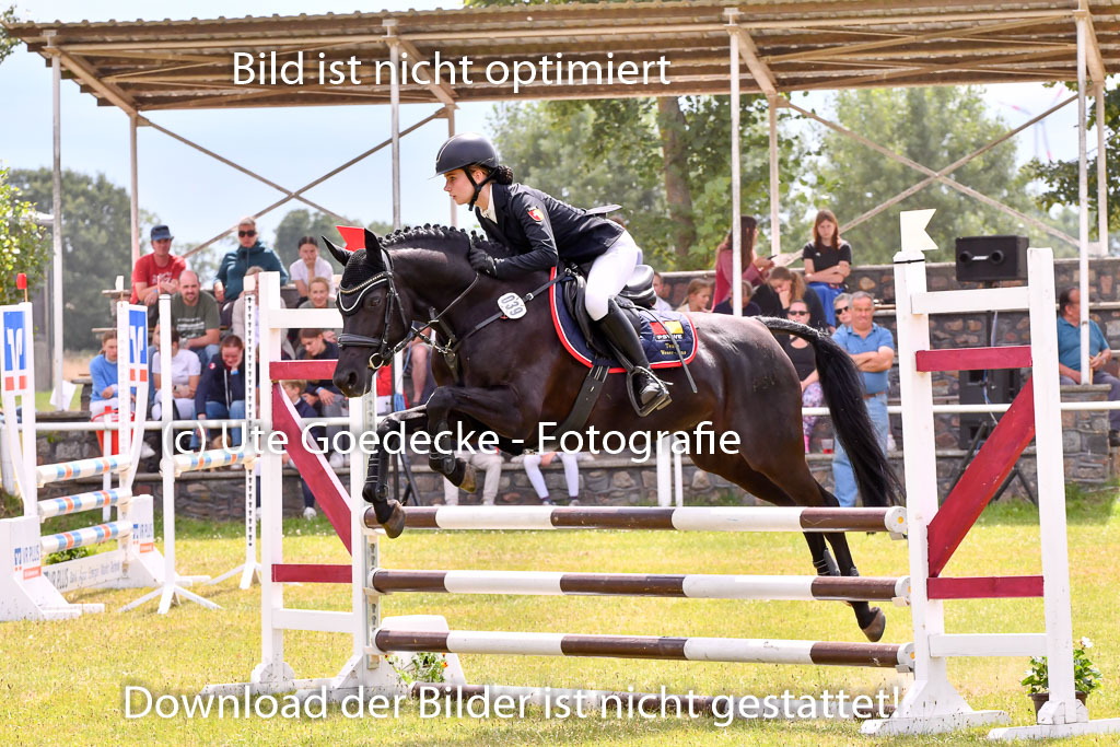 Goldene Schärpe Ponys in Hohenberg Krusemark 2024 | 14072024 Springen 2Abt_197 