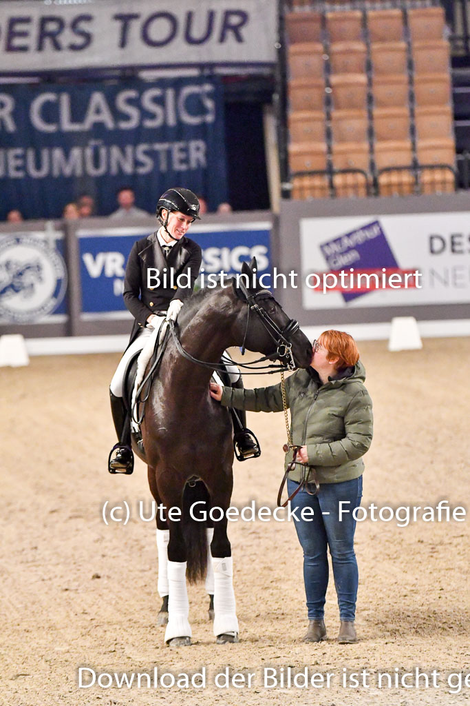 VR Classics Neumünster 2024 | Siegerehrung Prix St Georges_07