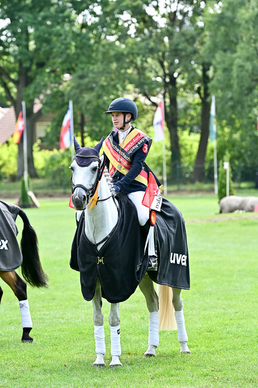 Bundesnachwuchschampionat Vielseitigkeit 2025 | 100825 Siegerehrung Pony _035 