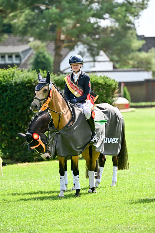 Bundesnachwuchschampionat Vielseitigkeit 2025 | 100825 Siegerehrung Pony _051 