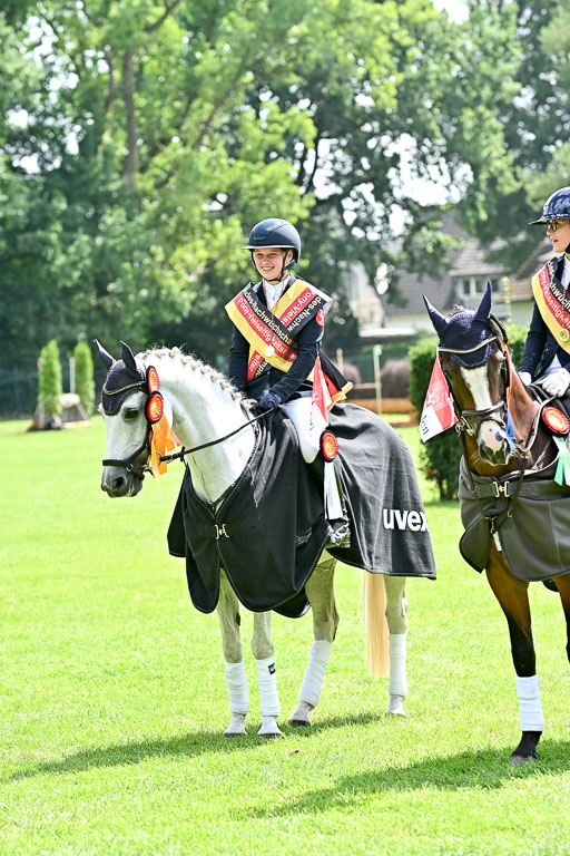 Bundesnachwuchschampionat Vielseitigkeit 2025 | 100825 Siegerehrung Pony _095 
