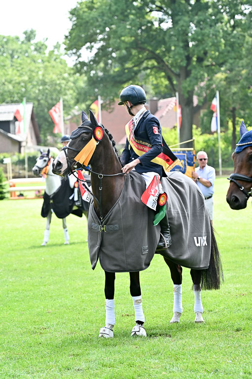 Bundesnachwuchschampionat Vielseitigkeit 2025 | 100825 Siegerehrung Pony _099 