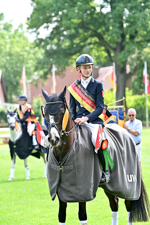 Bundesnachwuchschampionat Vielseitigkeit 2025 | 100825 Siegerehrung Pony _101 