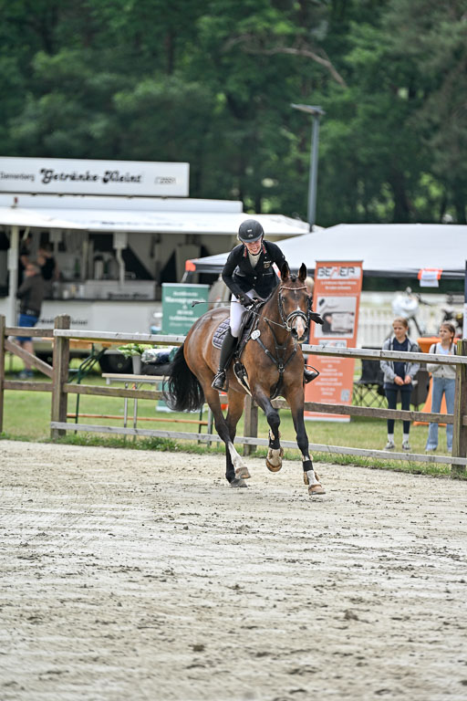  | 29062025 Springen CCI2 L _305 