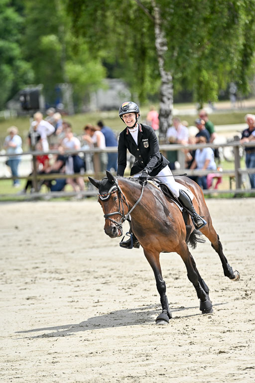  | 29062025 Springen CCI3 L _182 