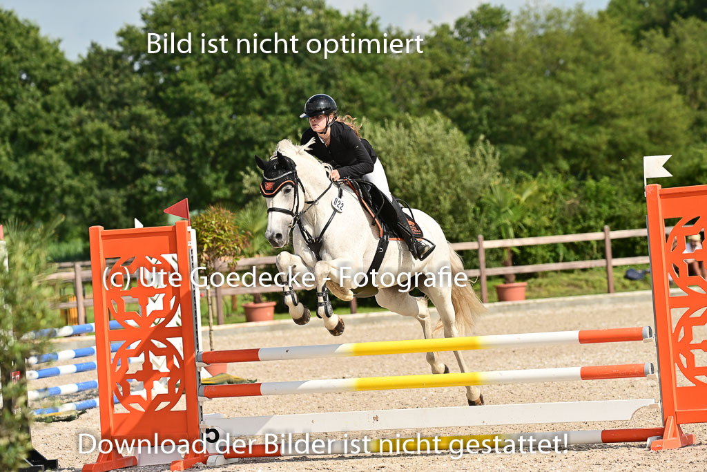 Klein Offenseth  - Hengststation Hell | 26072025 A Springen _125 