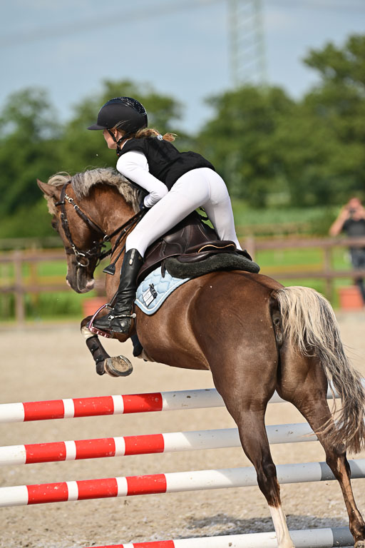 Klein Offenseth  - Hengststation Hell | 26072025 A Springen _234 