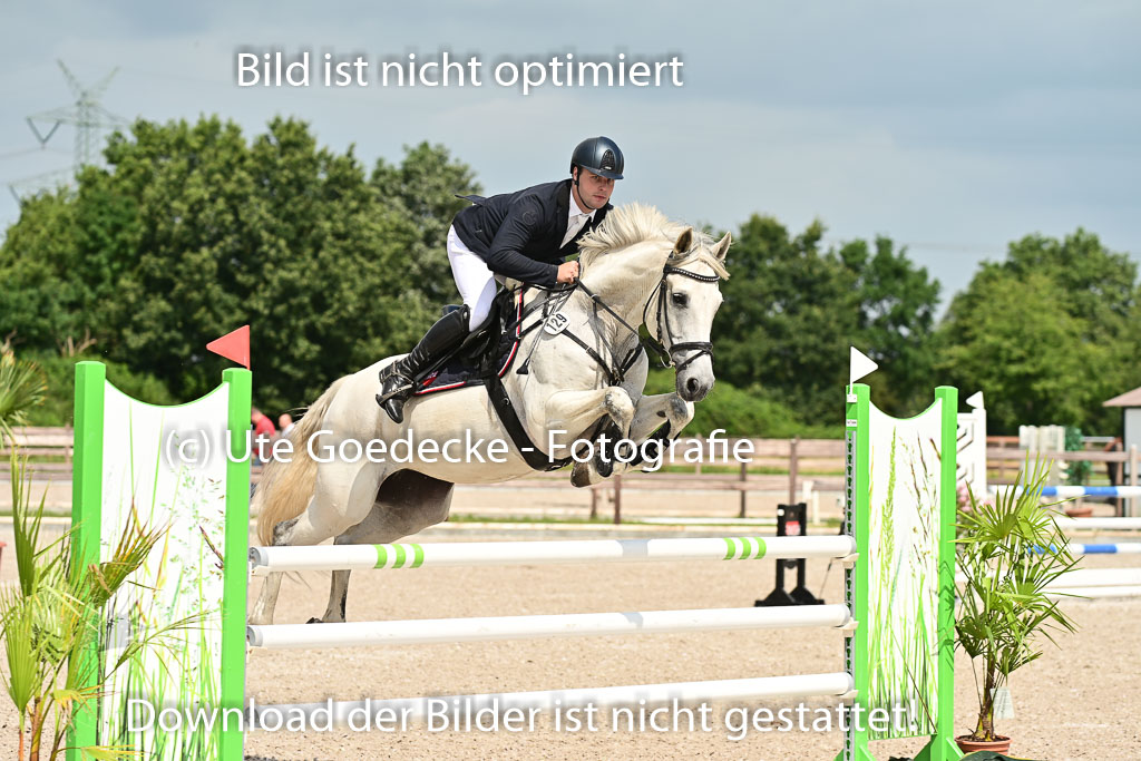Klein Offenseth  - Hengststation Hell | 26072025 M+ Springen _147 