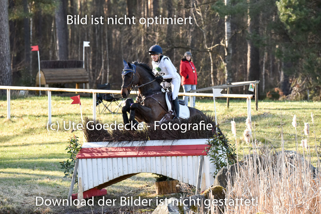  | Little Caterpillar  -- Anna HAAG (GER) 