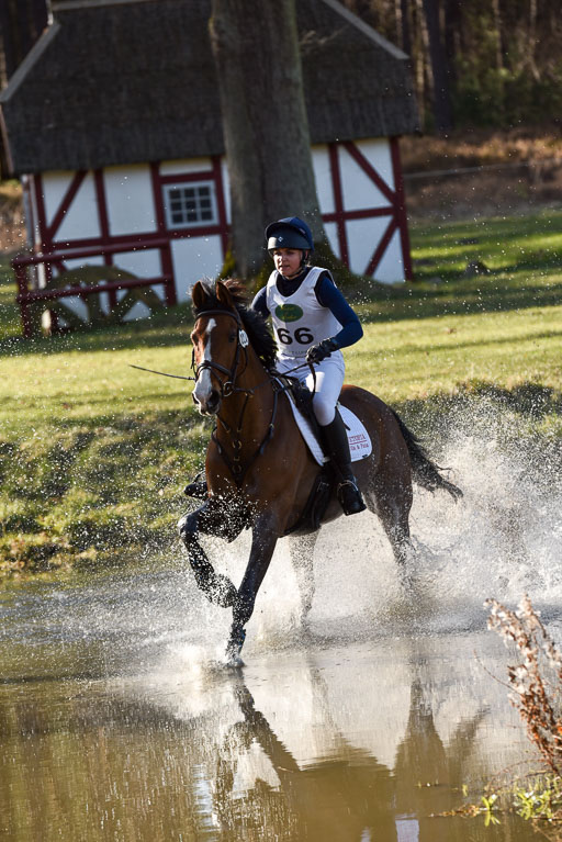  | Canna There He Is  -- Anne KOK (NED)_03 