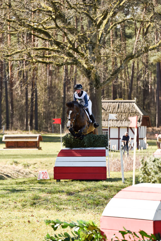  | Crystal Barney  --- Noémi Viola DOERFER (HUN) 2 