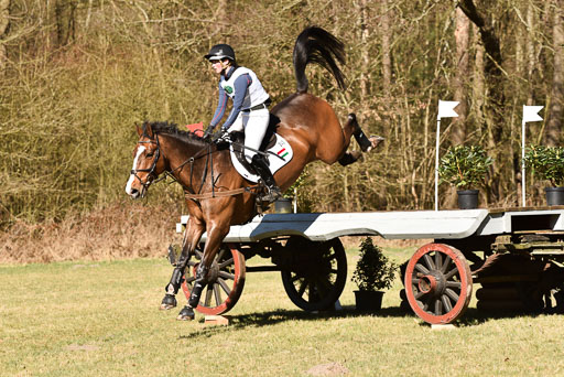  | Crystal Barney  --- Noémi Viola DOERFER (HUN)_2 