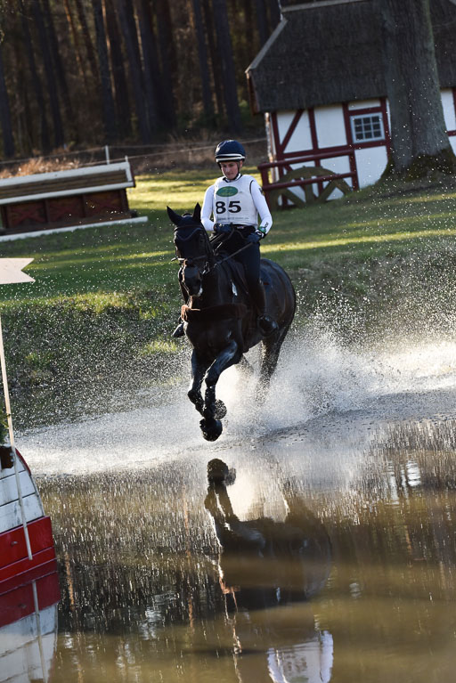  | Niagara de Champenotte  -- Hedda VOGLER (GER)_2 