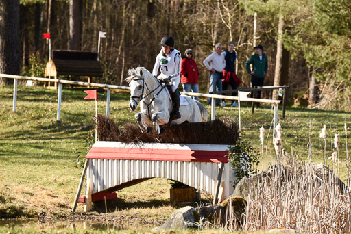  | Ukario R  -- Merel BLOM-HULSMAN (NED) 