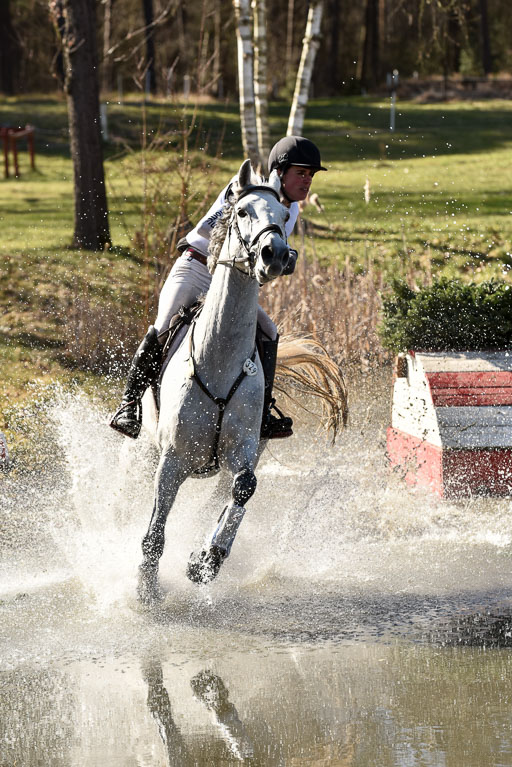  | Ukario R  -- Merel BLOM-HULSMAN (NED)_09 