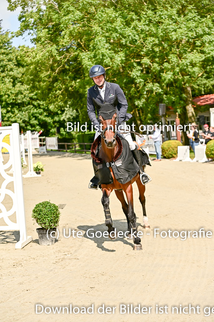 Show Jumping Event Stall Leichle in Schnarup | 15082025 Prf 7 M++  FR_251 