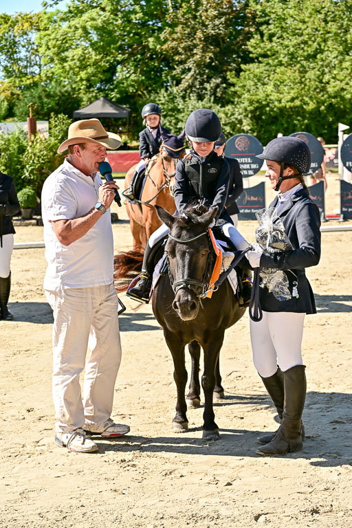 Show Jumping Event Stall Leichle in Schnarup | 17082025 Führzügel WB _105 