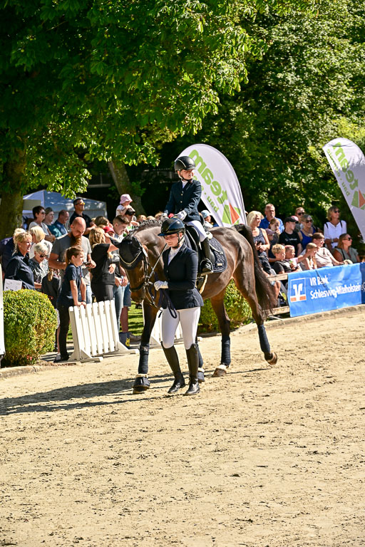 Show Jumping Event Stall Leichle in Schnarup | 17082025 Führzügel WB _135 