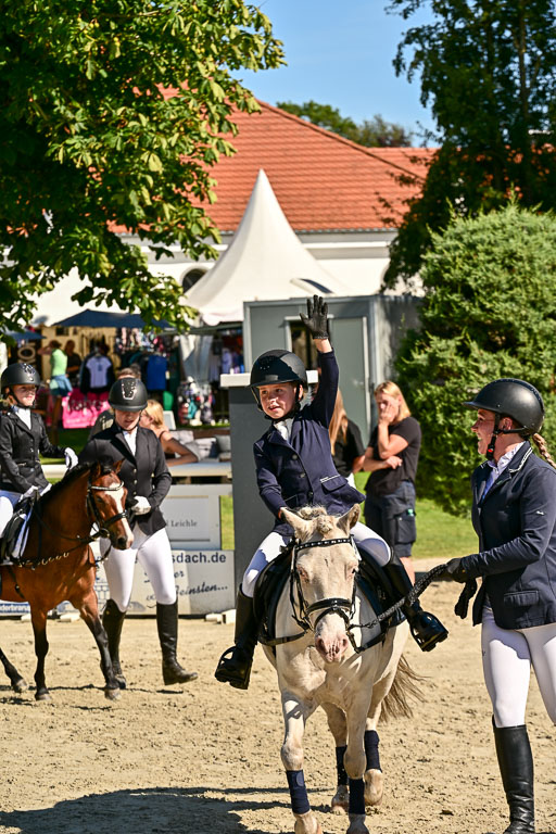 Show Jumping Event Stall Leichle in Schnarup | 17082025 Führzügel WB _228 