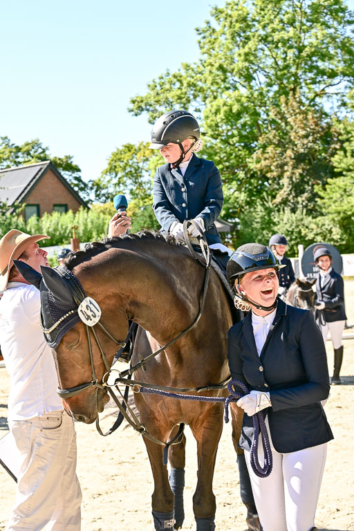 Show Jumping Event Stall Leichle in Schnarup | 17082025 Führzügel WB _250 