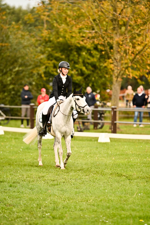 9-12.10.2025 Ströhen | Anna Schwanbeck - Miss Windsor _24 