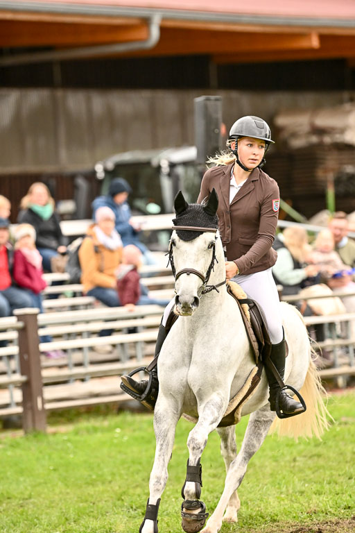 9-12.10.2025 Ströhen | Anna Schwanbeck - Miss Windsor _53 