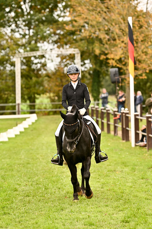 9-12.10.2025 Ströhen | Johanna Martha Liebergeld - Luis_01 