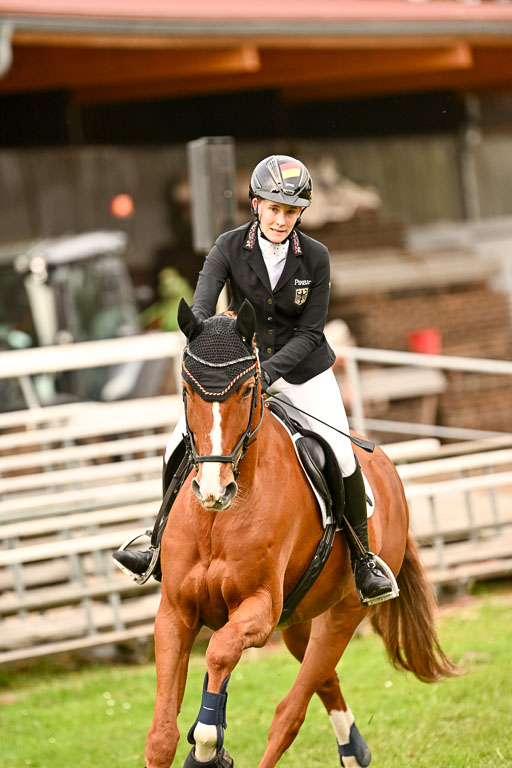  | 12102025 Springen Intro _155 