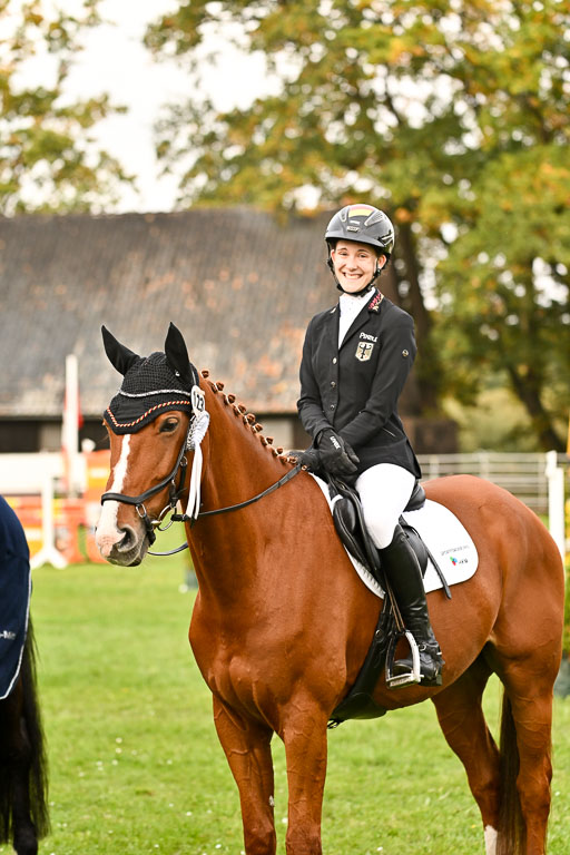  | 12102025 Springen Intro _177 