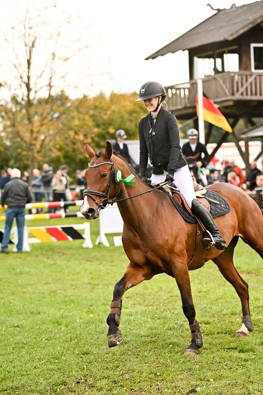  | 12102025 Springen Intro _189 