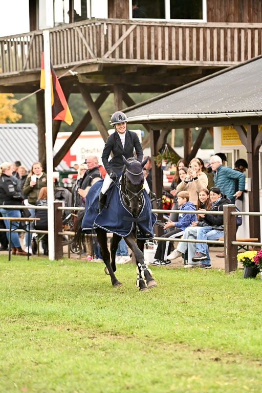  | 12102025 Springen Intro _191 