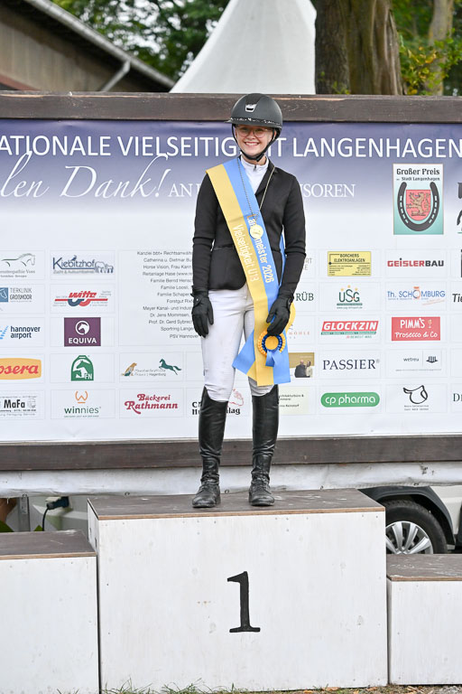 Deutsche Amateur Meisterschaft  Vielseitigkeit 2026 in Langenhagen | 12092026 Siegerehrung  b_04 