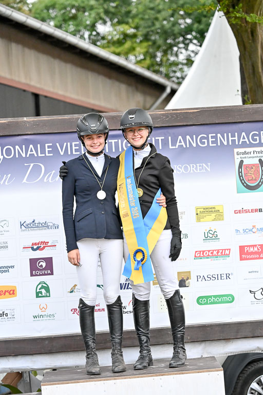 Deutsche Amateur Meisterschaft  Vielseitigkeit 2026 in Langenhagen | 12092026 Siegerehrung  b_09 