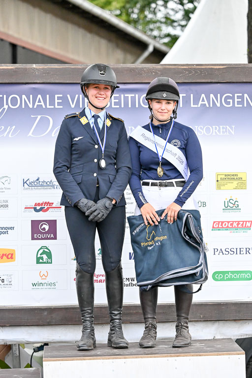 Deutsche Amateur Meisterschaft  Vielseitigkeit 2026 in Langenhagen | 12092026 Siegerehrung  b_18 