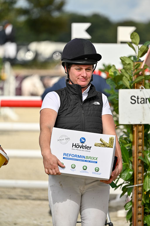 Deutsche Amateur Meisterschaft  Vielseitigkeit 2026 in Langenhagen | 12092026 Siegerehrung_08 