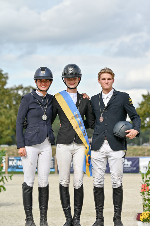 Deutsche Amateur Meisterschaft  Vielseitigkeit 2026 in Langenhagen | 12092026 Siegerehrung_28 