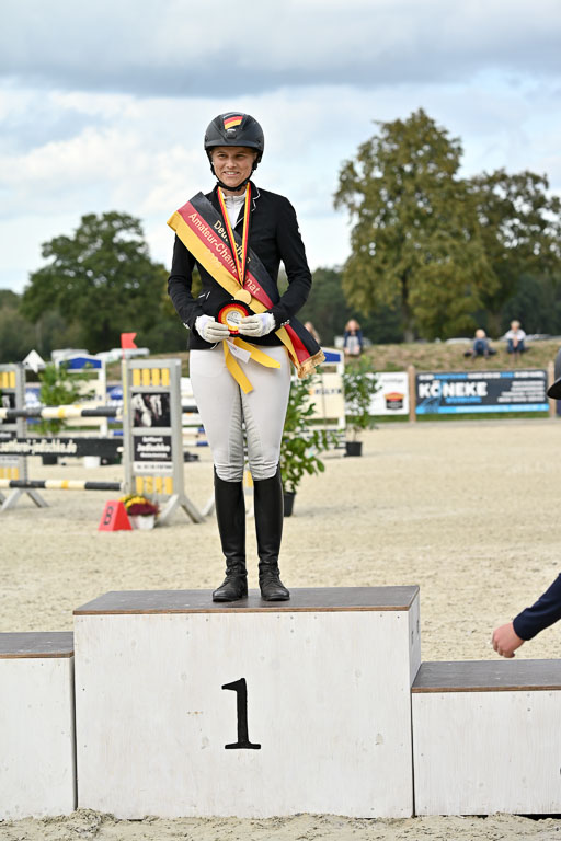 Deutsche Amateur Meisterschaft  Vielseitigkeit 2026 in Langenhagen | 12092026 Siegerehrung_32 