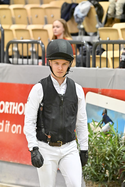  | 12022026 Indoor VS _007 