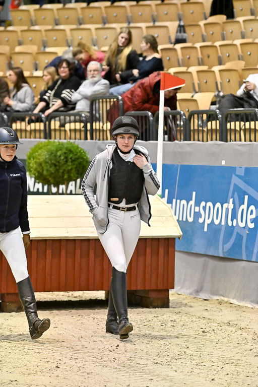  | 12022026 Indoor VS _009 