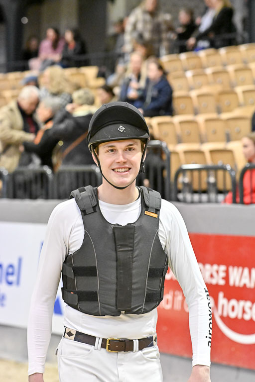  | 12022026 Indoor VS _015 